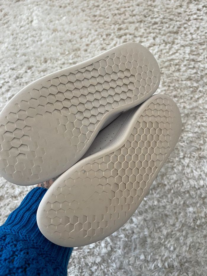Baskets taille 30 - photo numéro 3
