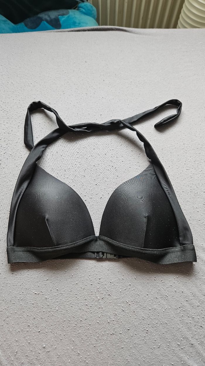 Haut de maillot de bain noir triangle très bon état - photo numéro 2