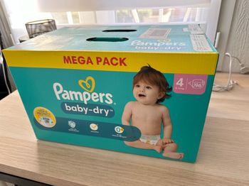 Couches babydry Pampers taille 4