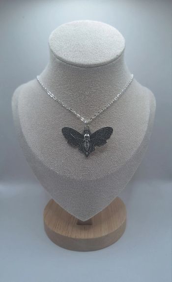 Collier papillon de nuit