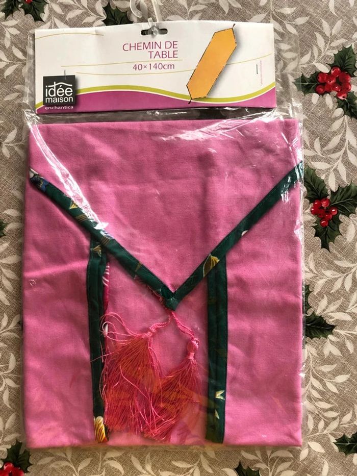 Neuf, Nappe chemin de table rose fuchsia 40 x 140