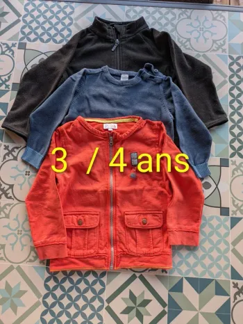 3 gilets garçon 3 / 4 ans