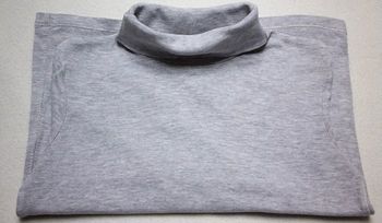 T-shirt / sous pull col montant