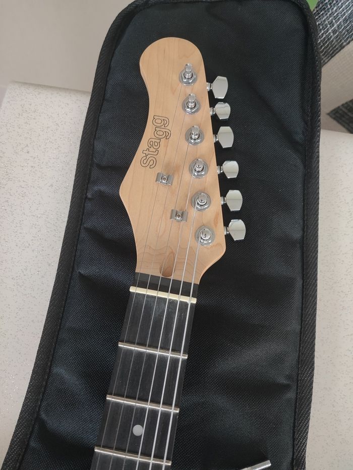 Guitare électrique pour gaucher - photo numéro 3