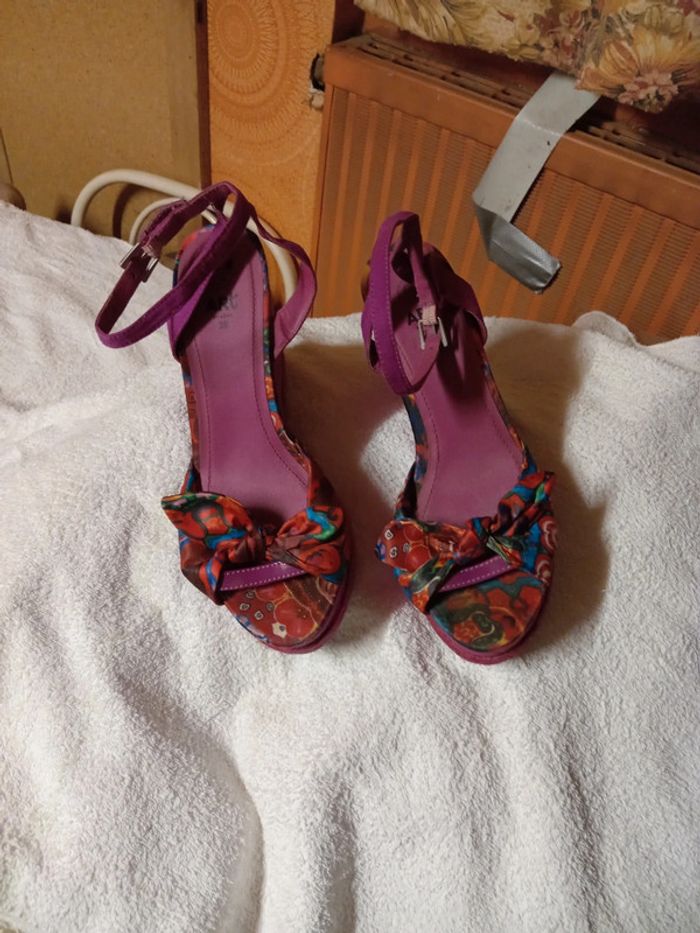 Chaussures compensé