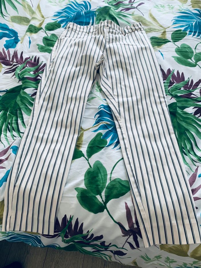 pantalon rayé marine et blanc de H&M taille 40 bientôt l’été