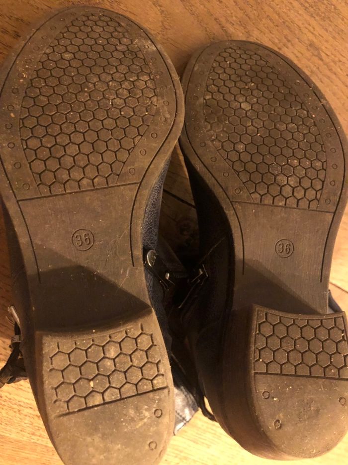 Jolies bottes mi-mollets - photo numéro 2