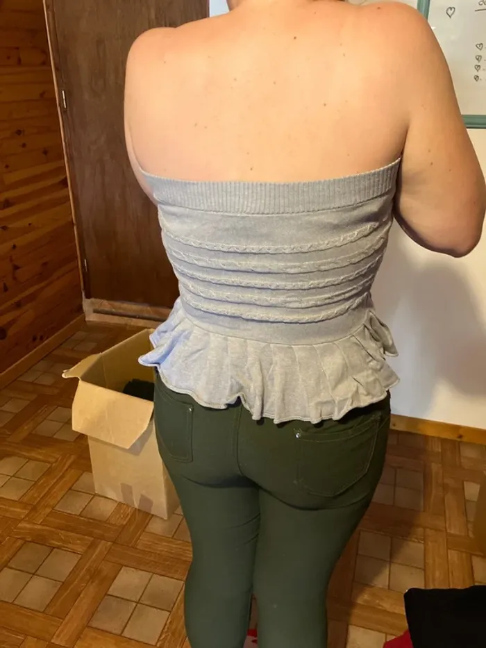 Top ou jupe grise @ - photo numéro 2