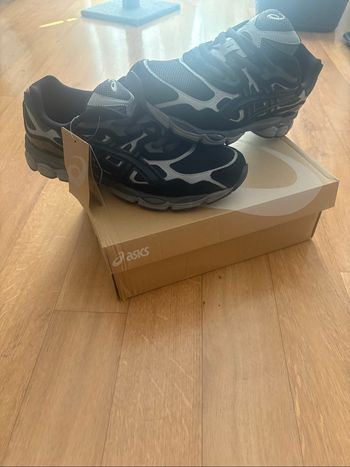 Asics gel nyc noir taille 42 neuf