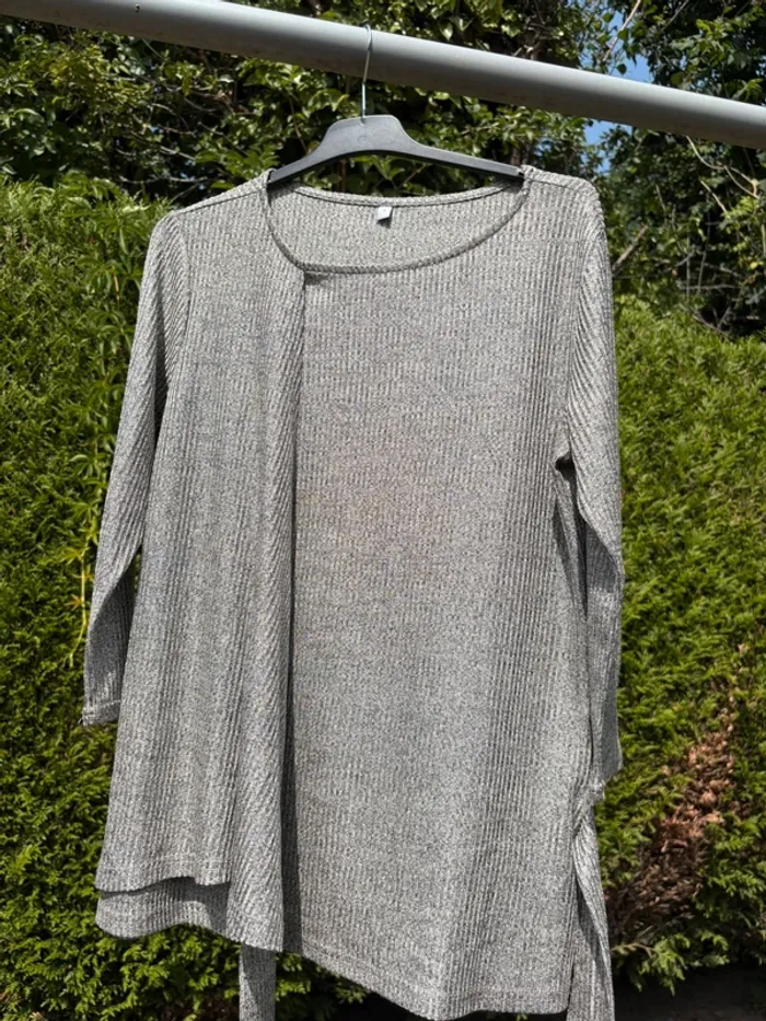 Blouse manches 3/4 gris métallique – Marque Charlott’