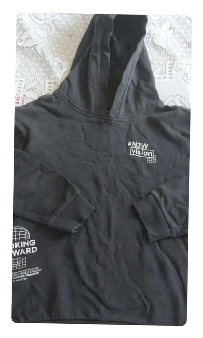 Sweat gris foncé Kiabi en très bon état, taille 12 ans - photo numéro 2