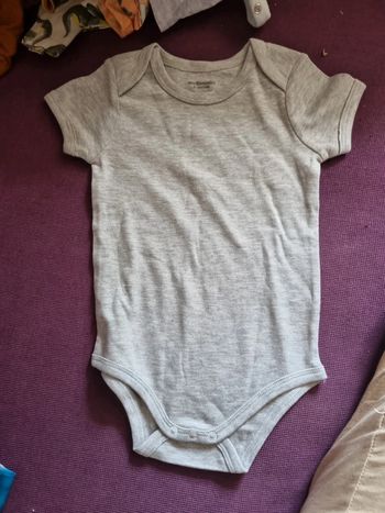Body manches courtes verbaudet 18 mois neuf