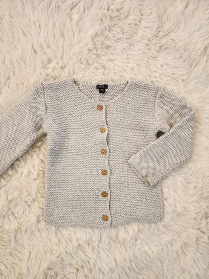 Gilet gris boutonné 24mois Kiabi - photo numéro 2