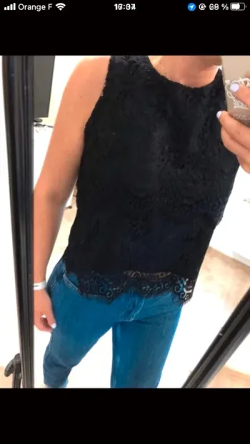 Crop top dentelle noire