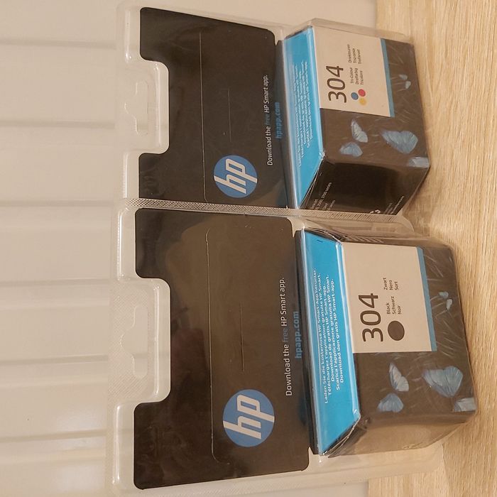 Deux cartouches d'encre HP 305 - black + tricolore -