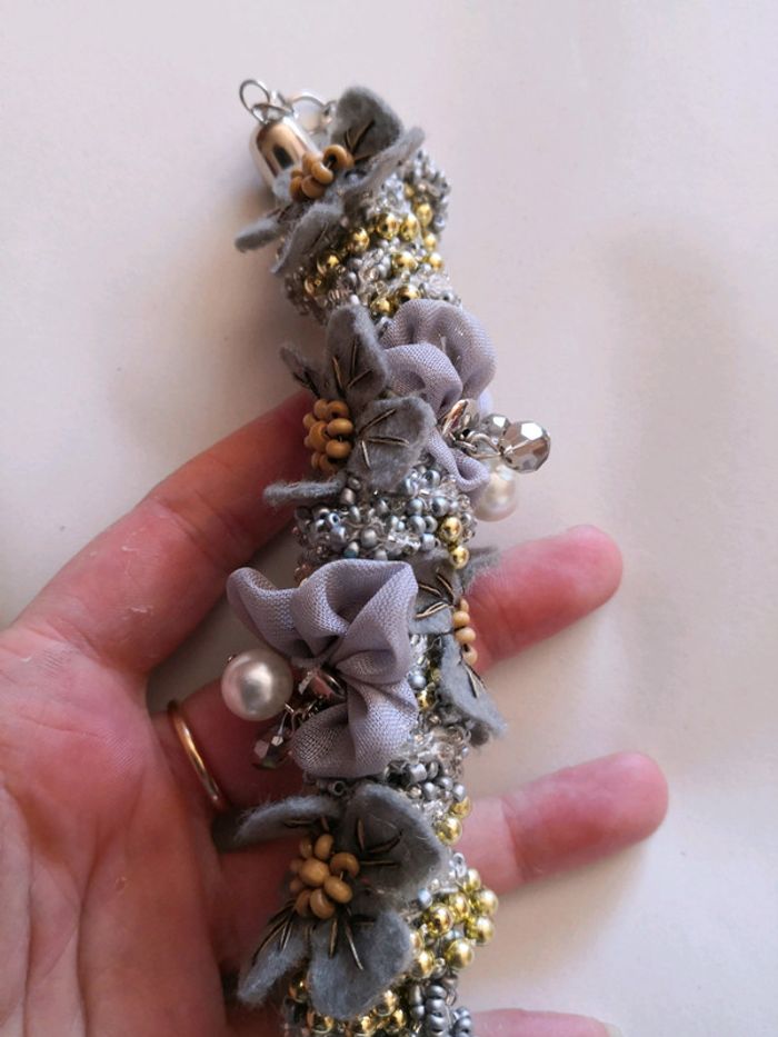 Bracelet feutrine et perles - photo numéro 2
