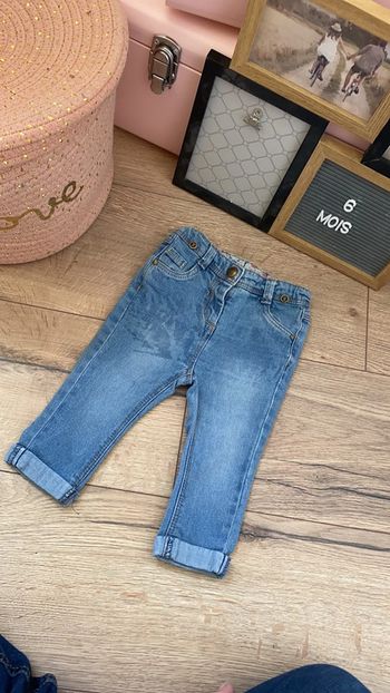 Jean 6 mois fleurie intérieur