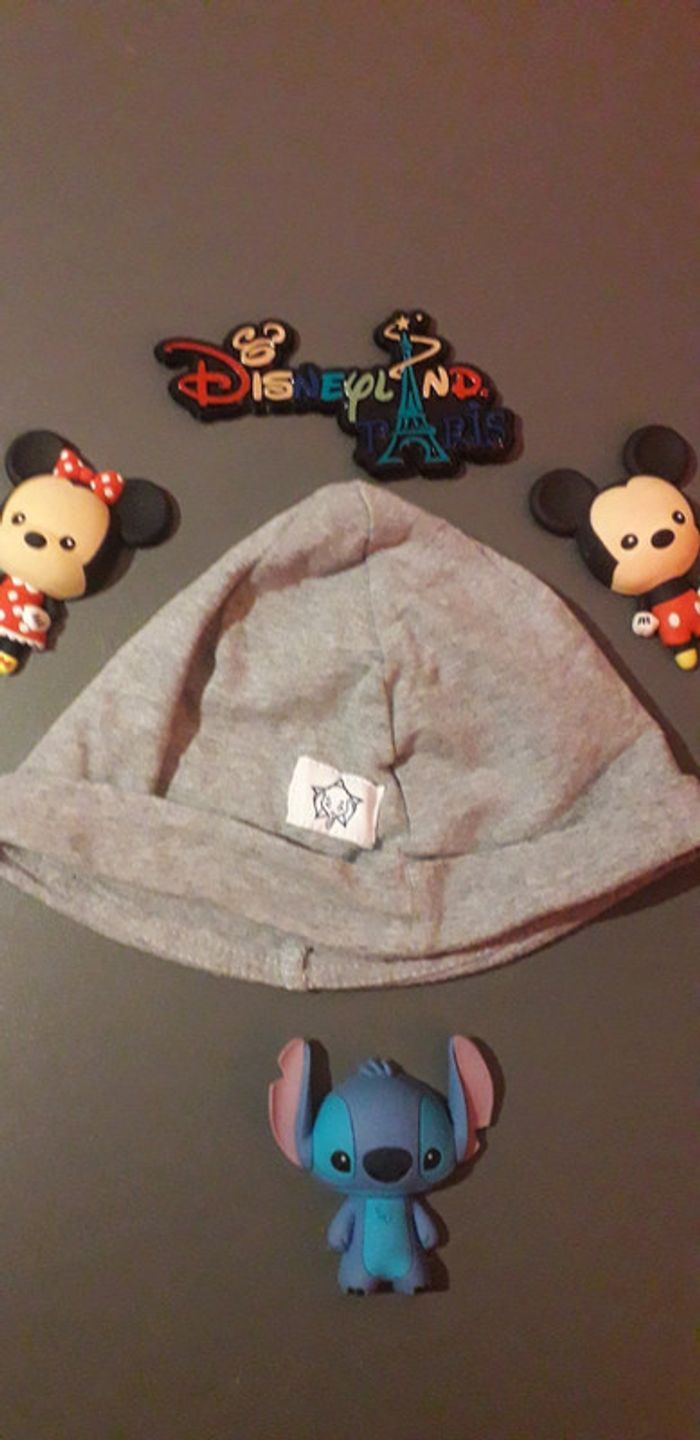 Bonnet en coton pour le printemps Dumbo Disney 18.24 mois neuf jamais porté