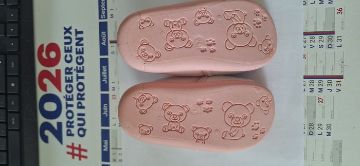 Chaussons roses licorne taille 24 - photo numéro 2
