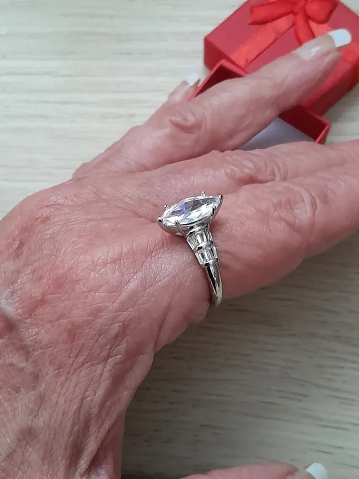 Bague avec pierre (coupe marquise) couleur argentée taille 60 - photo numéro 6