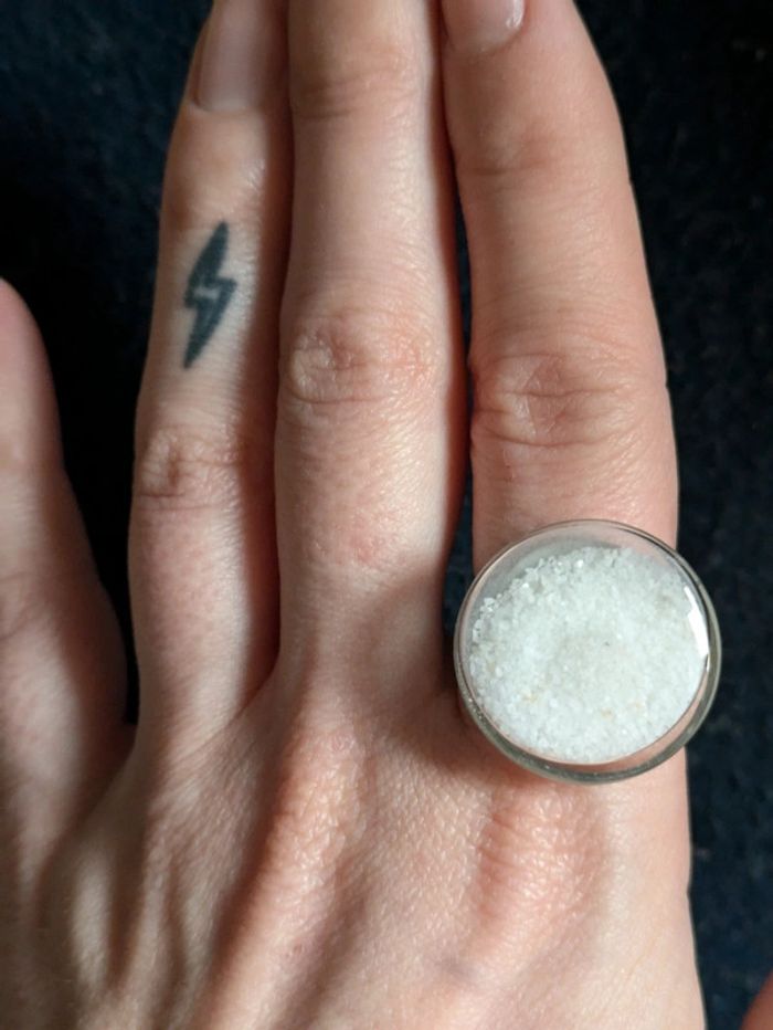 Bague en verre ronde style pylônes