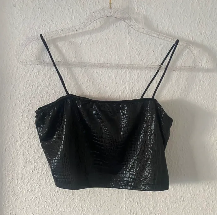 Crop top effet serpent