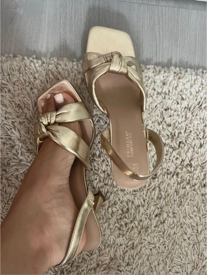 Sandales à talons cloche détail noeud dorées Primark - photo numéro 7