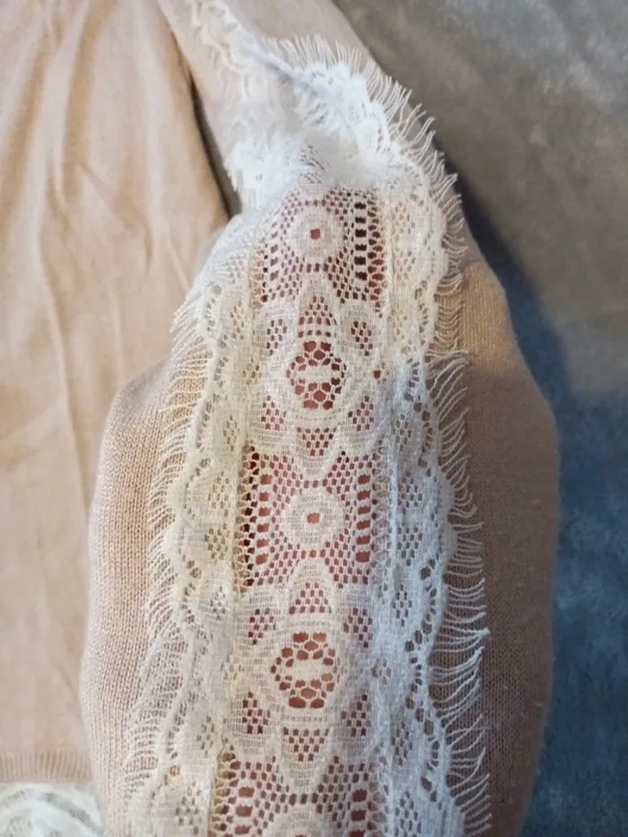 Haut manches longues taille 2 = 38-40 - photo numéro 2