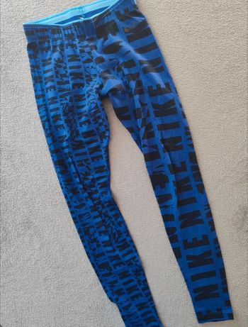 Legging Nike All-Over Logo – Bleu Varsity – Taille XS