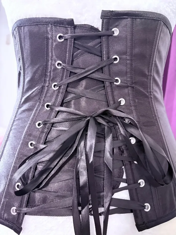 Corset ajustable Witch avec chaîne et bijoux gothique - photo numéro 7