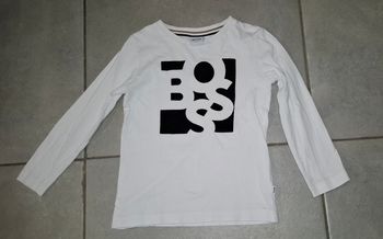 Tee shirt manches longues Hugo Boss anfant taille 4 ans