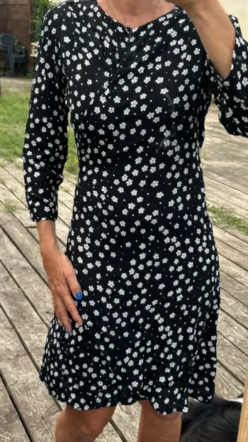 Robe porte feuille à motifs floraux Mango
