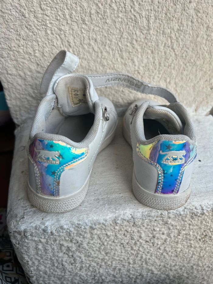 Paire de baskets fille pointure 26 marque Airness bon état
