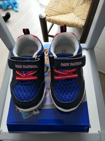 Baskets Garçon motif Pat Patrouille Uni Scratch + Elastique + Lumière Pointure 21 PAW PATROL