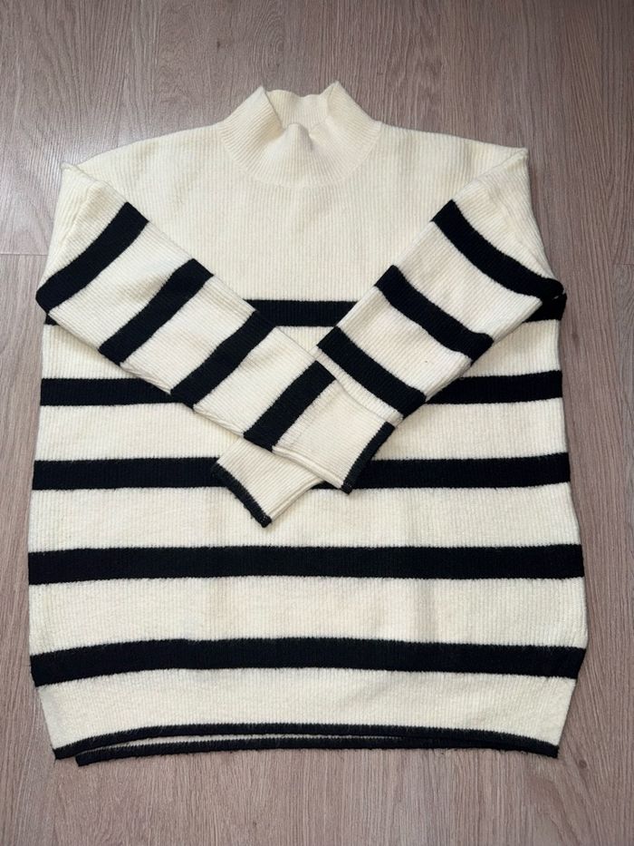 Pull col montant à rayures