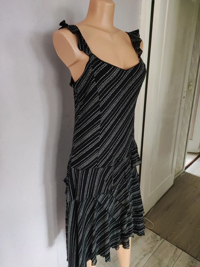 Superbe robe d'été à volants taille 44