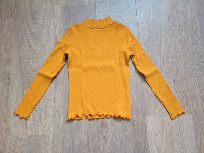 Pull côtelé jaune moutarde
