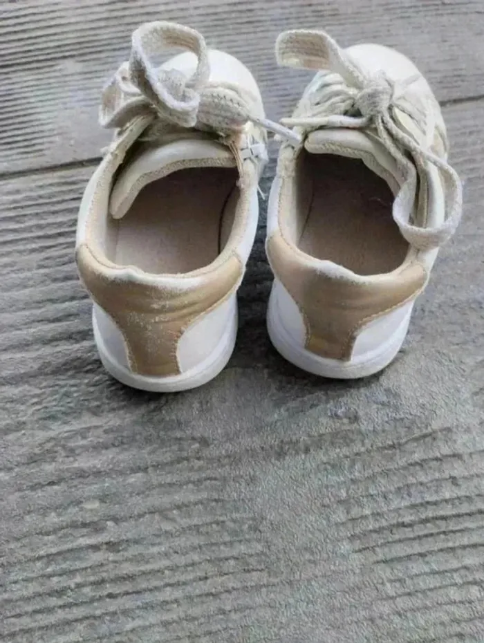 👟 Baskets Fille Pointure 25 Blanche & Dorée – Boutique Indépendante 💛 - photo numéro 2