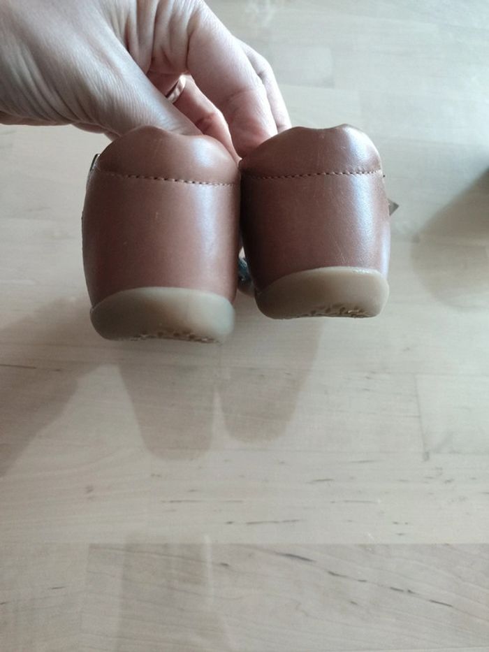 Sandale Verbaudet taille 20 - photo numéro 4