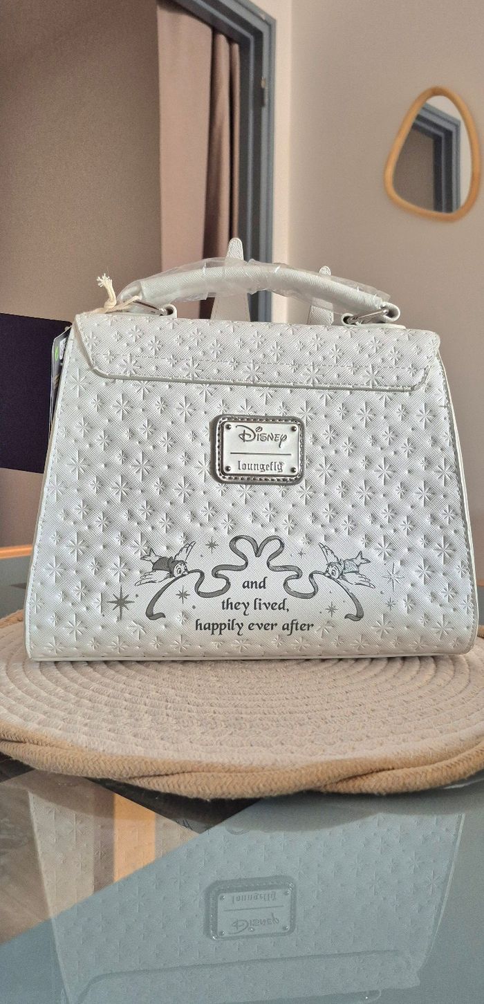 Sac loungefly Cendrillon neuf avec étiquette - photo numéro 3
