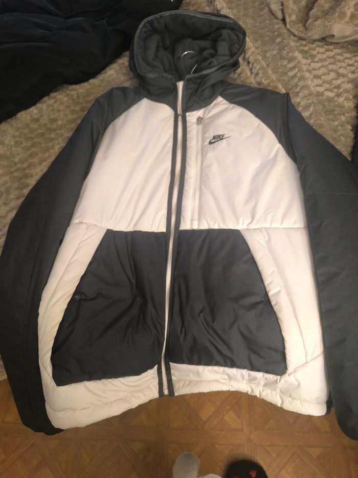 Manteau nike taille M - photo numéro 2