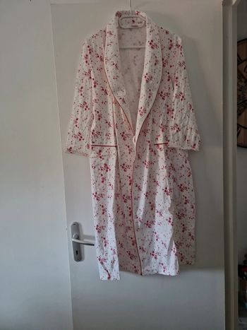 Robe de chambre femme longue blanc motifs fleuri rose 100%coton taille M neuf sans étiquette damart