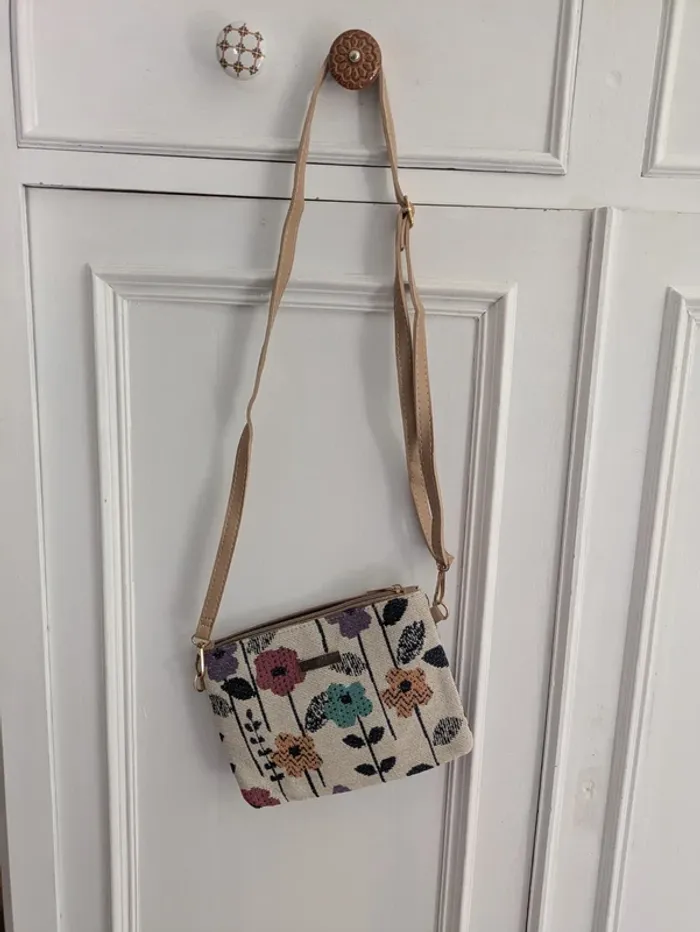 Sac à main en paille brodé – fleurs champêtres – style bohème chic - photo numéro 8