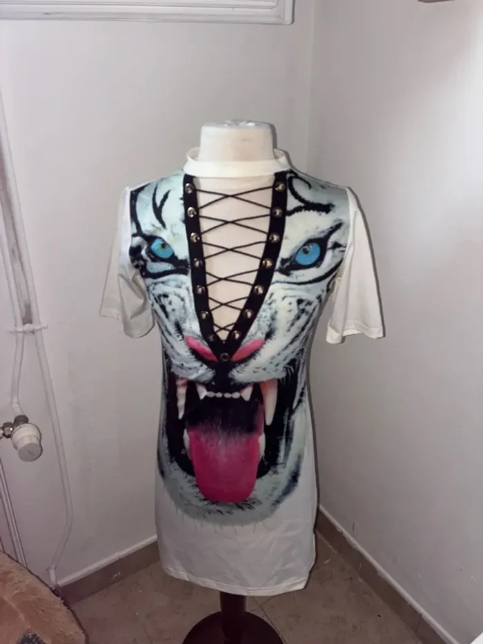 Robe décolleté
