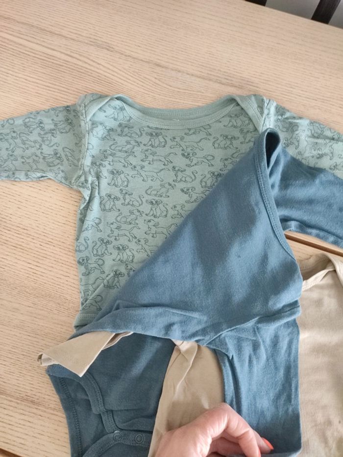 Lot de 3 bodies bleus et beige tape à l'oeil Disney - photo numéro 6