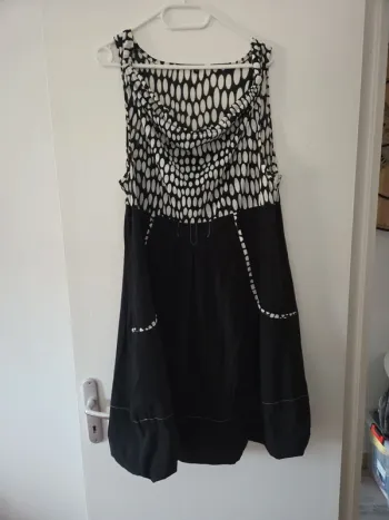 Robe femme manche courte noir pois blanc TBE taille 48