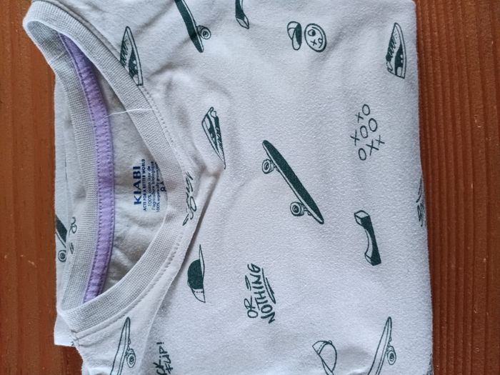 Tee-shirt garçon manches longues taille 8ans