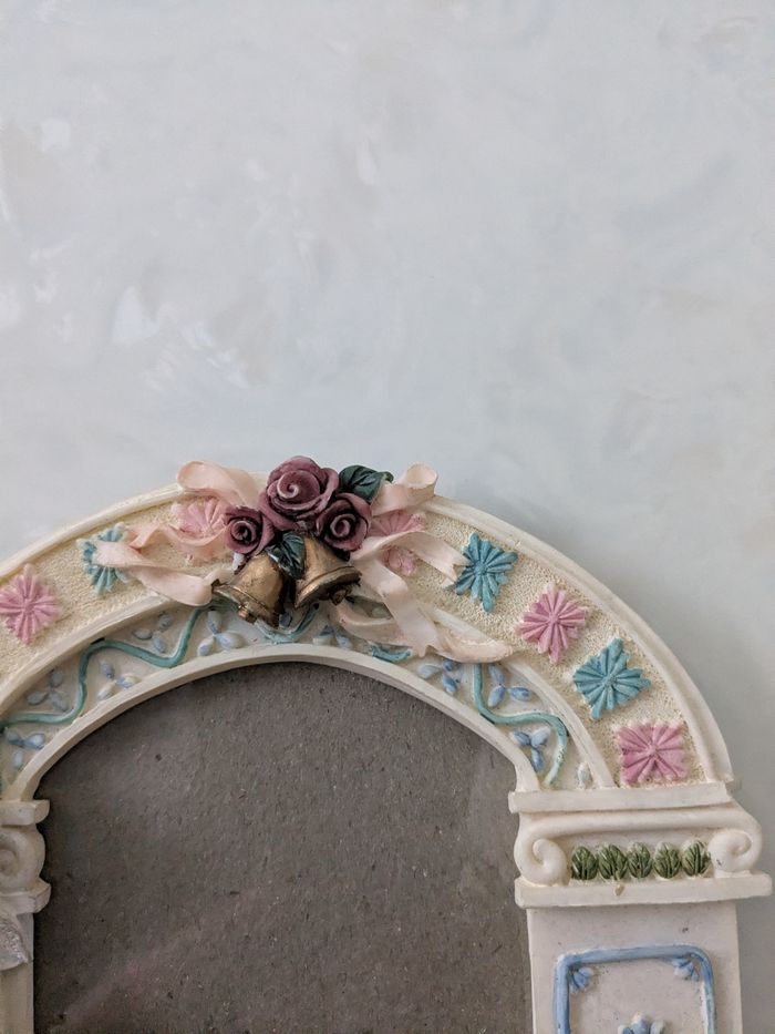 Magnifique cadre photo de la mariée et sa fille d'honneur. - photo numéro 4