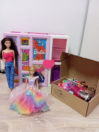 Lot barbie dressing 