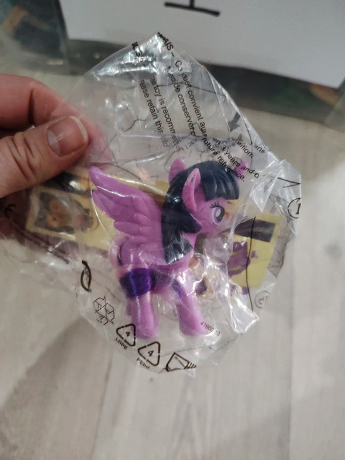 Figurine McDonald's my little pony neuve - photo numéro 2